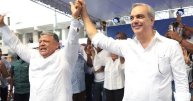 Abinader asegura que la oposición terminará con los números de la «eterna niñez»