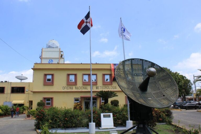 Aguaceros siguen hoy y viento fuerte