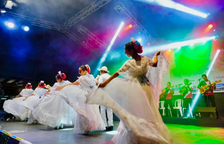 El Festival Folklórico Fradique Lizardo termina con un derroche de música caribeña