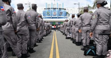 El Presidente Abinader asciende 7,800 agentes de Policía Nacional