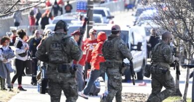 Tiroteo en desfile del Super Bowl deja un muerto y más de 20 heridos
