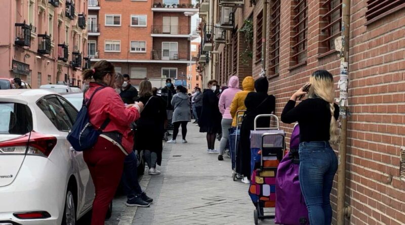 La triste realidad de latinoamericanos en España: familias completas en una habitación