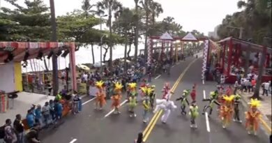 Carnaval del DN atrajo millares personas al malecón capitaleño