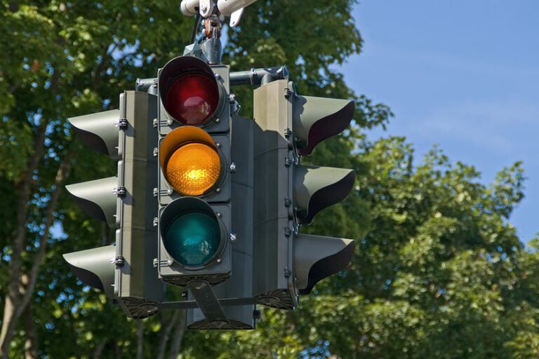 Contraloría realiza auditoría especial a proyecto semáforos inteligentes del INTRANT