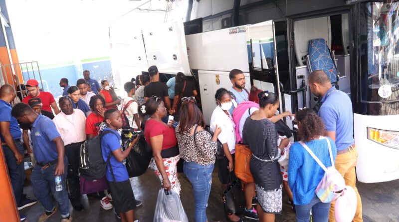 Flujo de pasajeros hacia las provincias aumenta por el asueto de Semana Santa