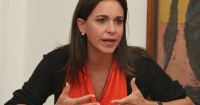VENEZUELA: Machado denuncia no puede presentar candidatura