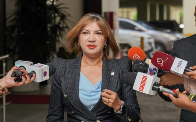 Diputada María Fernández presenta renuncia “irrevocable” del PLD