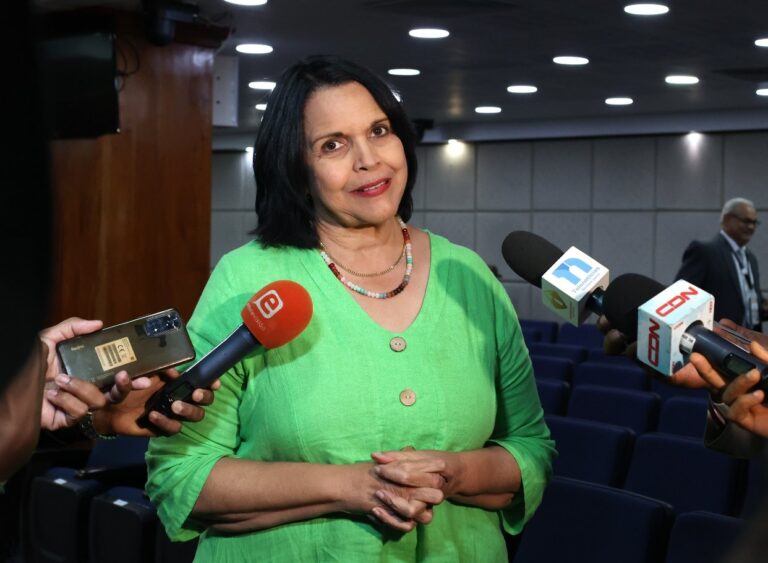 Minou Tavárez: compra de cédulas es abierta