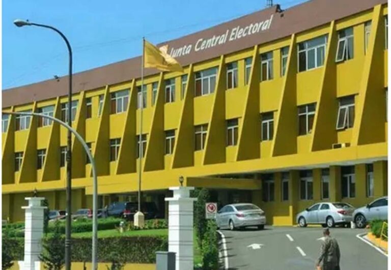 JCE instruye a Policía Electoral evitar uso de carpas en recintos