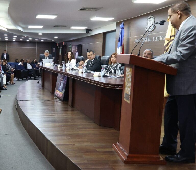 JCE da 48 horas a partidos para revisar alianzas