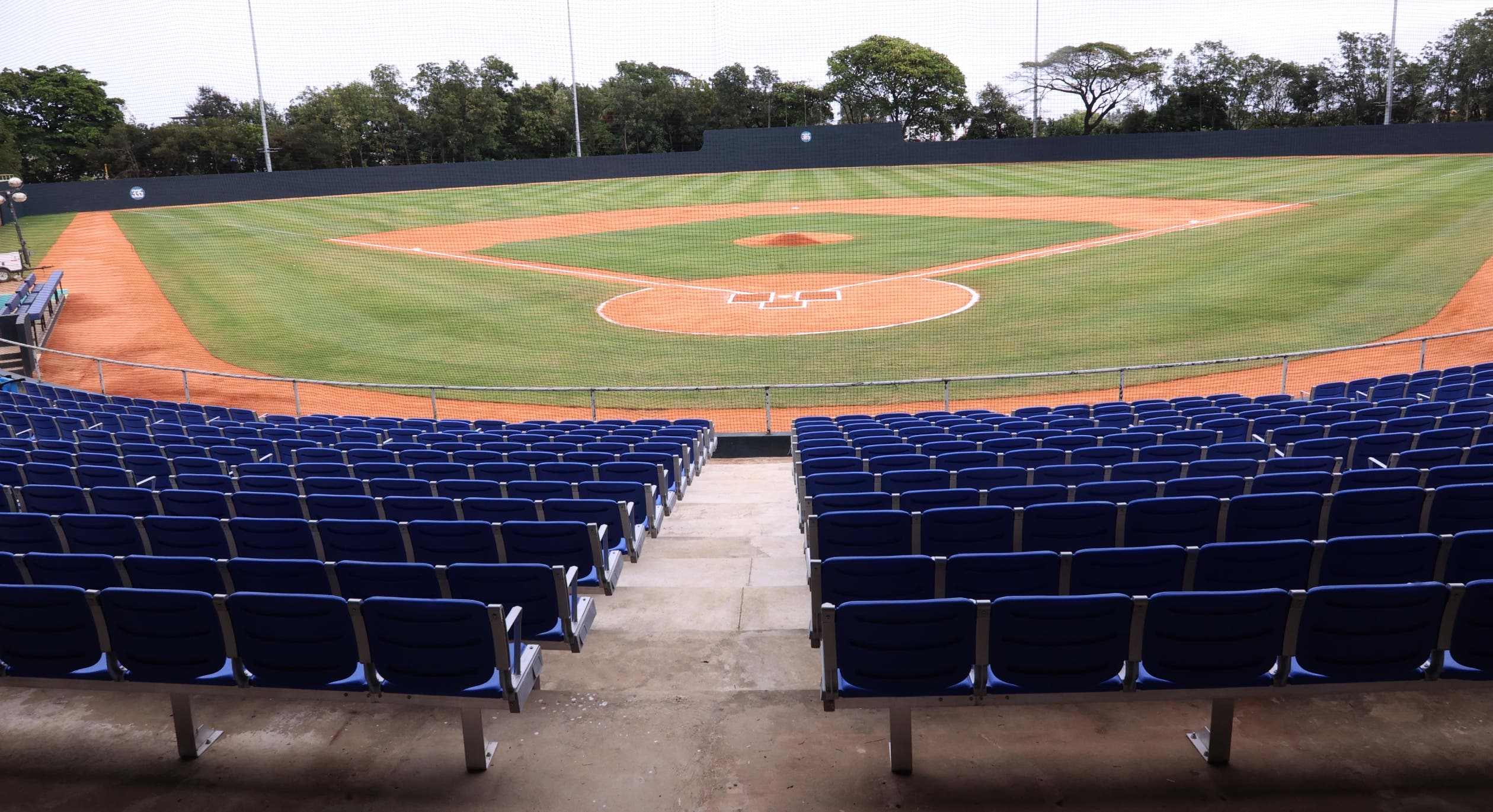 PP rumbo a Lidom: Luis Abinader le pone su estadio bonito