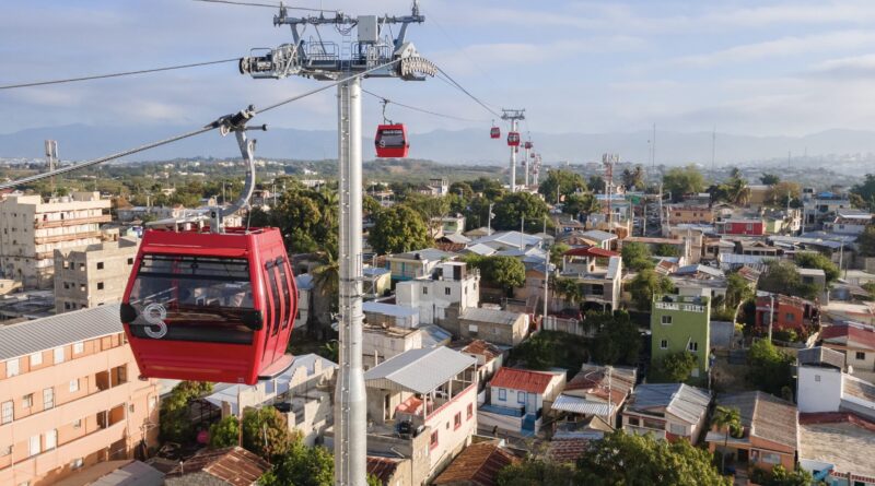 Gobierno inaugura tramo uno del teleférico de ciudad de Santiago