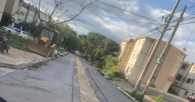 QUEJAS CIUDADANAS: Calles sin reparar en el Invivienda SD Este
