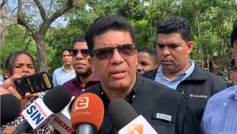 Dio Astacio revela de los 100 camiones adquiridos por Manuel Jiménez para enfrentar el grave problema de la basura, 49 están averiados