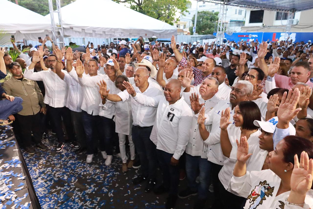 PRM juramenta su comando de campaña en el municipio SDE