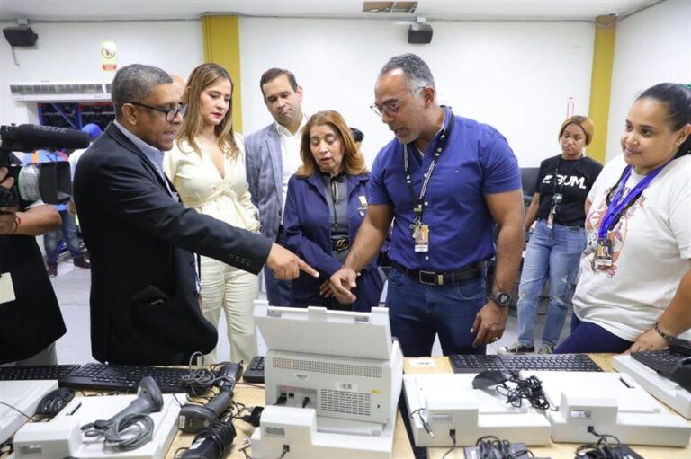 JCE inicia elaboración kits para el exterior y el clonado de los EDET