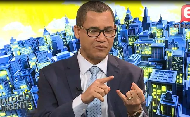 Eddy Olivares dice JCE cambia presidentes de mesas para complacer a los opositores "que están desesperados"