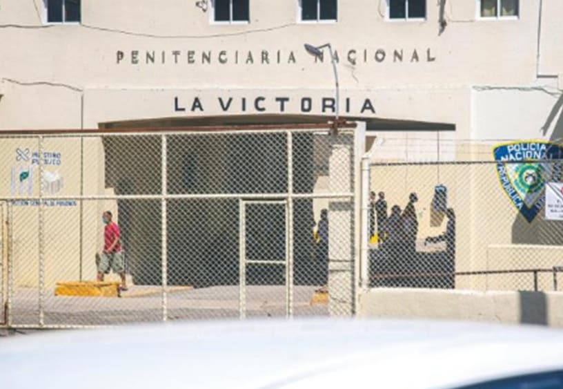 Familias denuncian abusos área médica cárcel de La Victoria