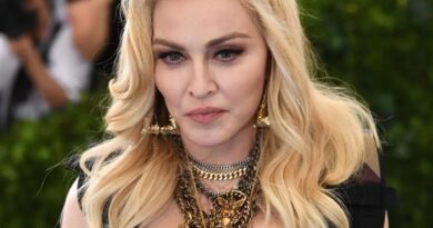 Madonna rinde tributo a sus amigos fallecidos