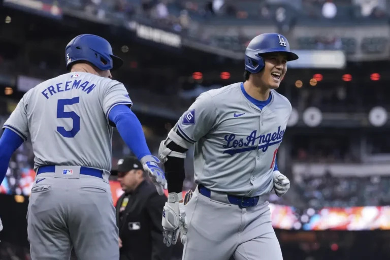 Ohtani conecta jonrón solitario y un doble para Dodgers doblegar a Gigantes