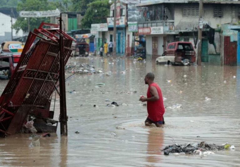 Afectados por las lluvias retoman vida