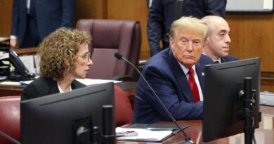 EEUU: Trump decide no testificar en juicio por soborno actriz porno
