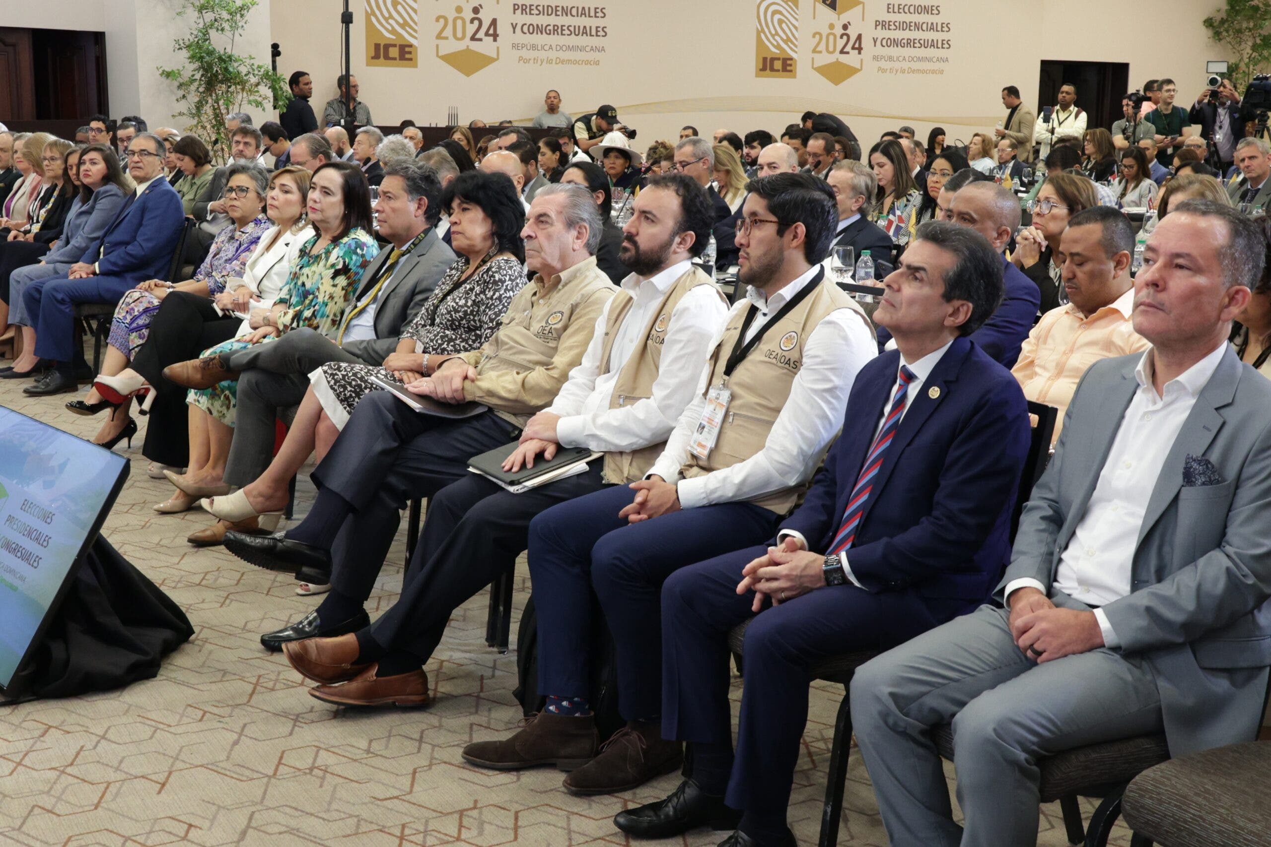 Elecciones observadas por 20 misiones internacionales, la sociedad civil y por la JCE
