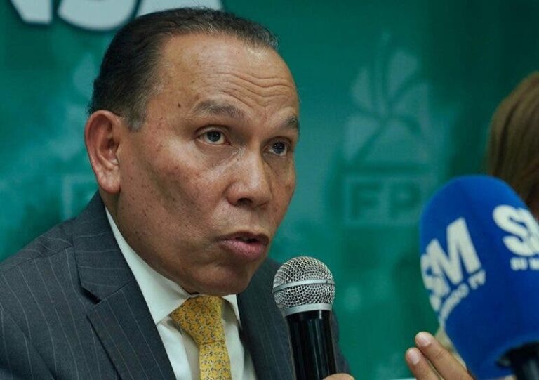 La FP pospone sin fecha reunión entre Leonel y Abinader