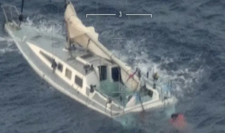 Al menos 26 niños entre desaparecidos en naufragio al sur de Italia, según supervivientes
