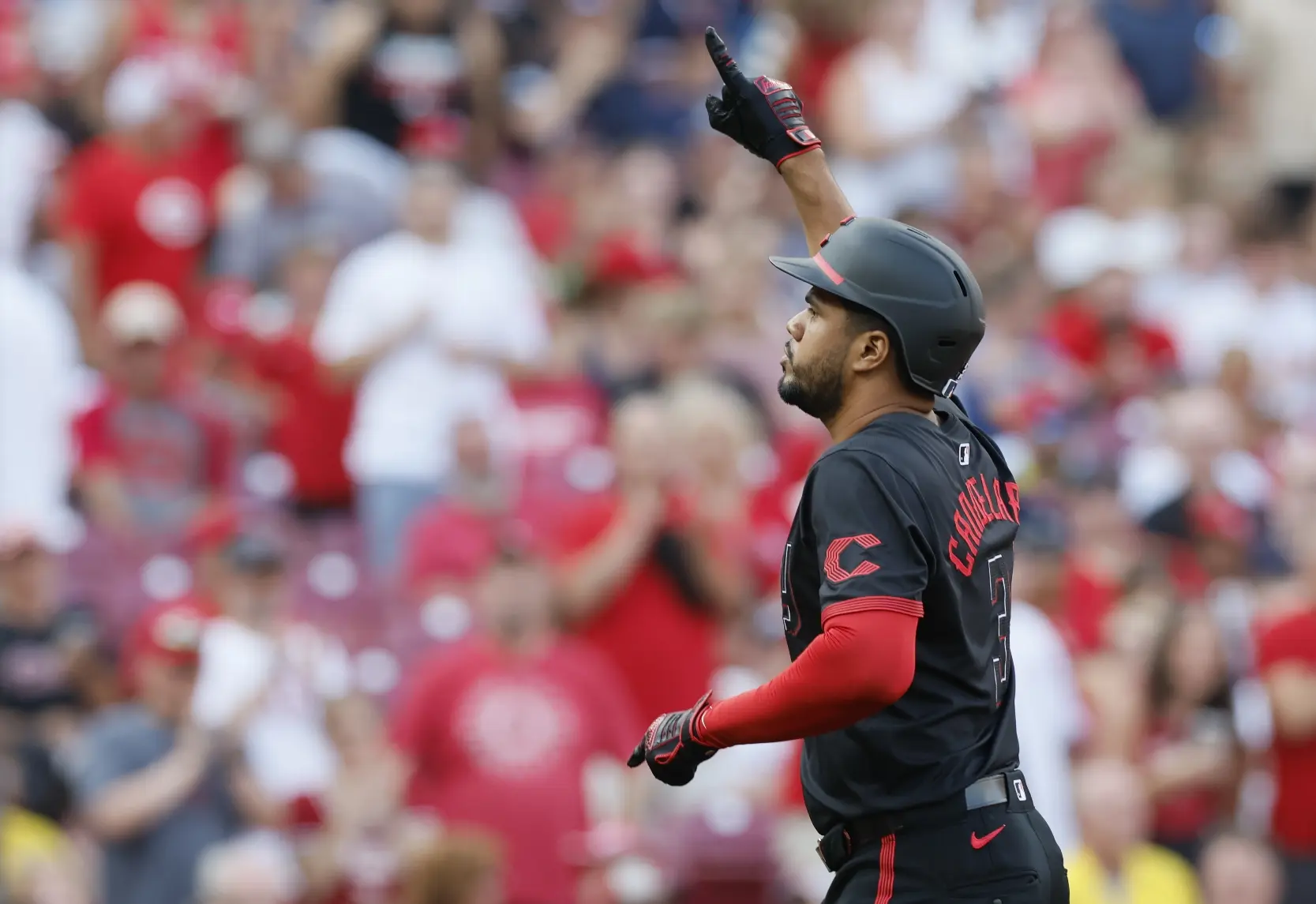 Candelario pega dos jonrones y llega a 14 triunfo Cincinnati