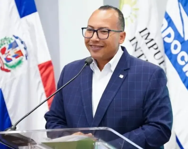Abinader quita a Digna Reynoso de Pasaportes