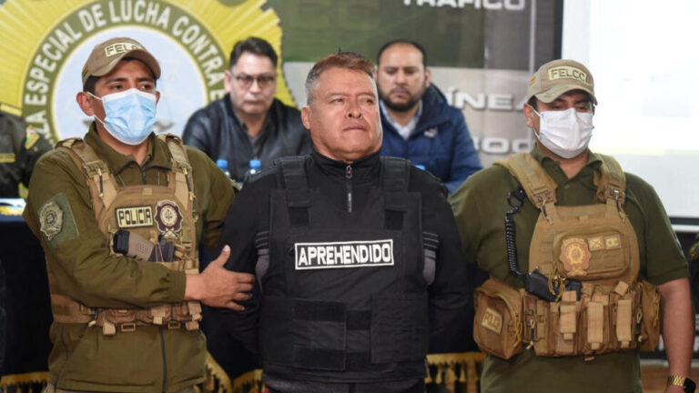 BOLIVIA: Prisión preventiva para general por intento golpe Estado