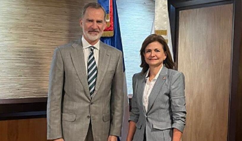 Vicepresidenta recibe en AILA Rey Felipe VI España