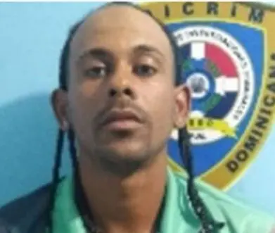Detienen hombre por amenazar pareja