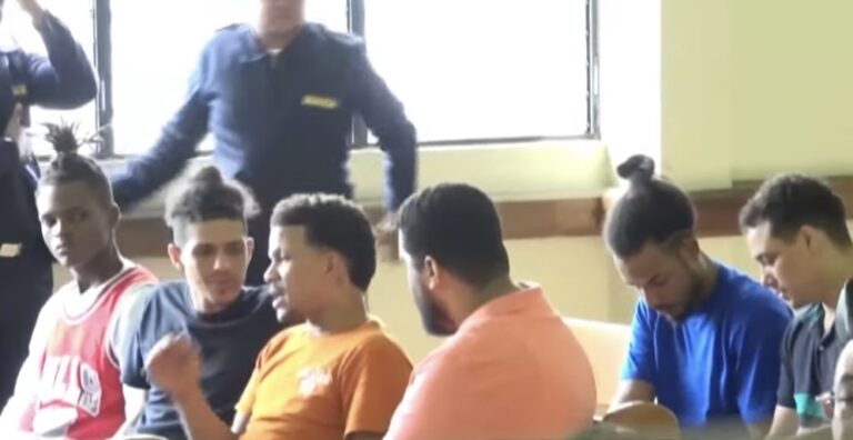 Dictan un año prisión preventiva a 6 acusados asaltar BR Santiago