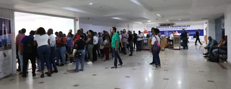 Lento servicio Migración en permiso salida menores