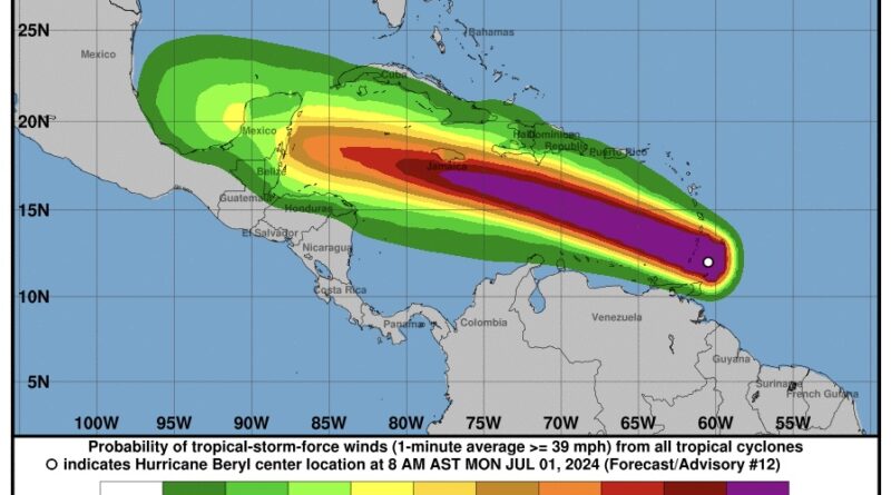 Huracán llegaría temprano este martes al sur de R. Dominicana