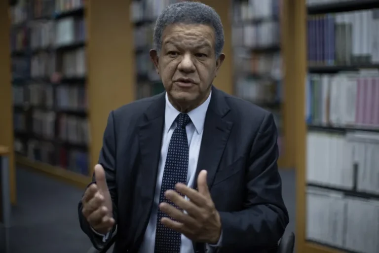 Leonel está varado en Venezuela tras participar como observador en elecciones