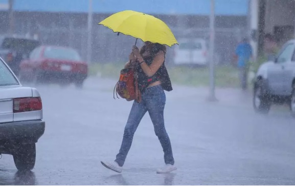 Onamet informa vaguada provocará precipitaciones; dice temperaturas seguirán calurosas