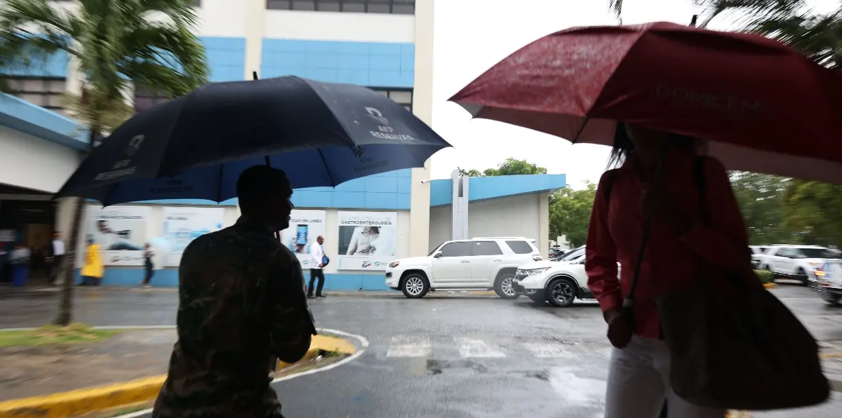 Onda tropical y vaguada generarán aguaceros y tronadas aisladas