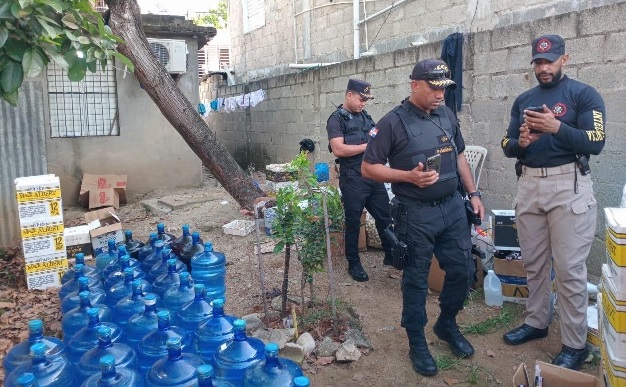 Desmantelan red que falsificaba y vendía bebidas alcohólicas en RD