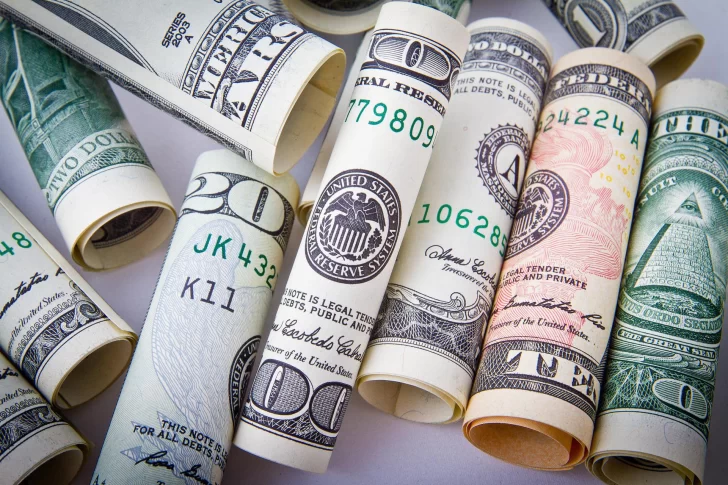 Así se cambia el dólar este viernes 