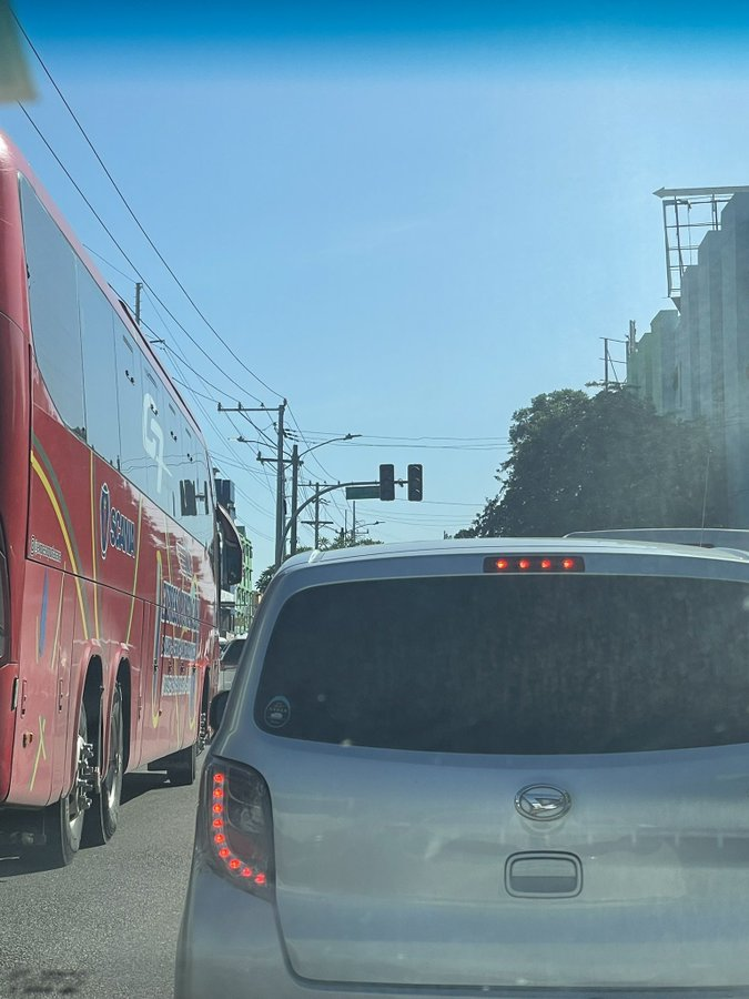 Caos vehicular en Santo Domingo por semáforos dañados en importantes avenidas