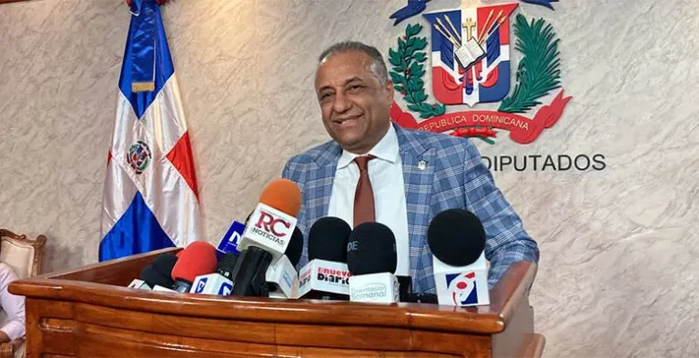 Diputado propone solo 10 senadores, gobernadoras