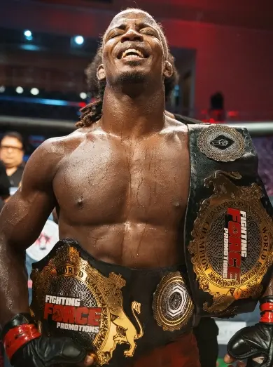 Elías ‘La Mole’ defenderá uno de sus dos títulos MMA