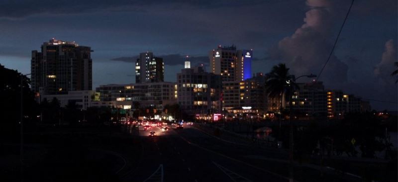 Incesantes apagones mantienen acorralada la isla de Puerto Rico