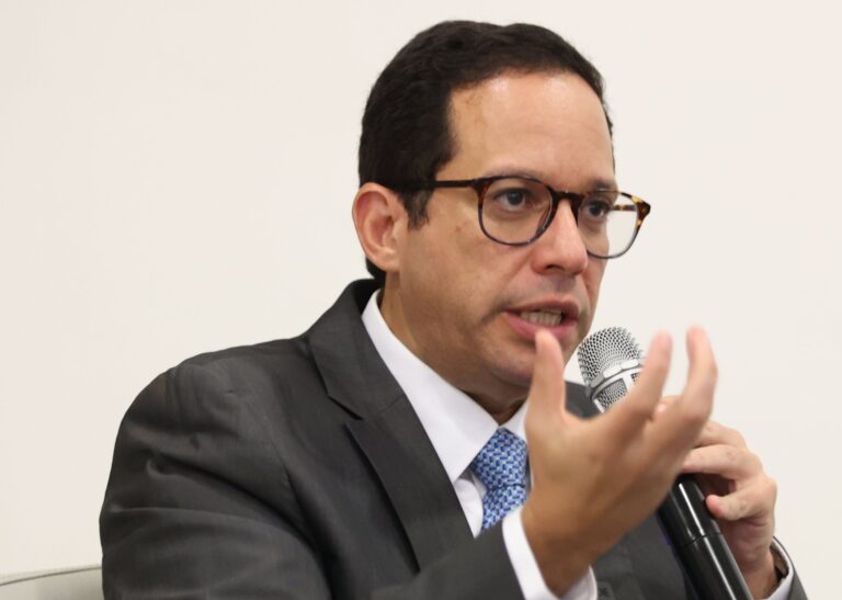 Entre 7,000 a 8,000 servidores serían “impactados” con plan racionalización del gobierno