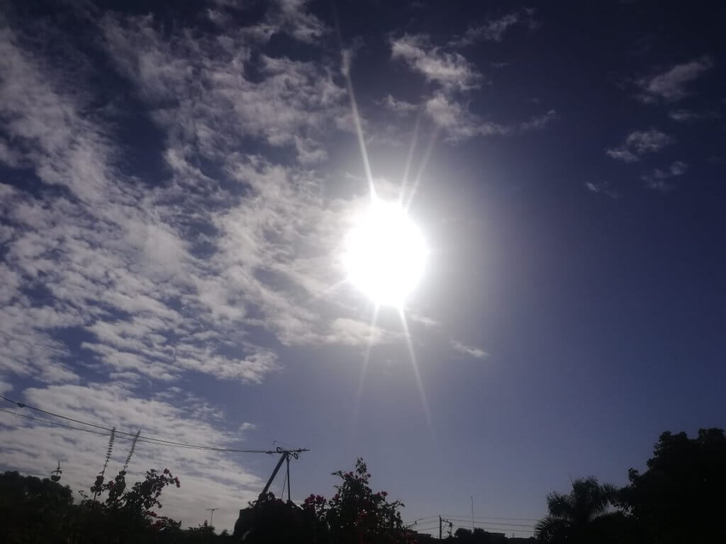 Nubes aisladas y pocas lluvias durante la mañana de este jueves