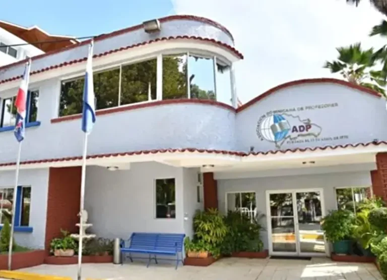 ADP denuncia Educación le embarga cuentas