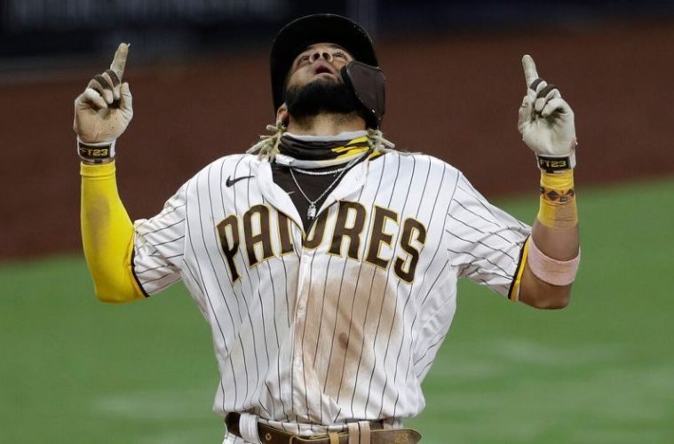 Fernando Tatis Jr. conecta jonrón y adelanta a San Diego playoffs